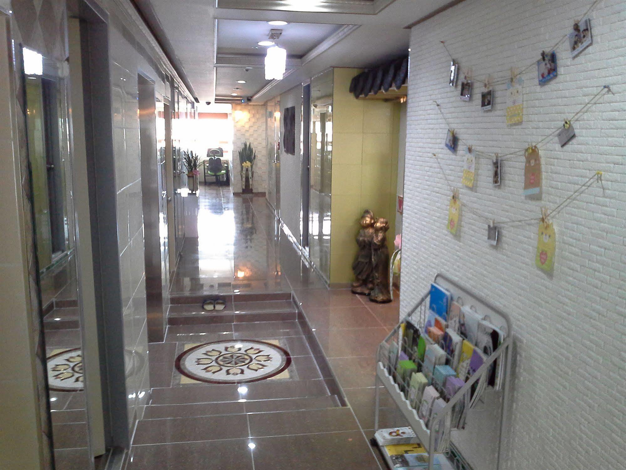 Feliz Guesthouse, Seoul Station מראה חיצוני תמונה