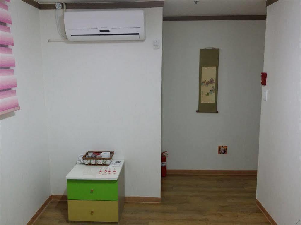 Feliz Guesthouse, Seoul Station מראה חיצוני תמונה